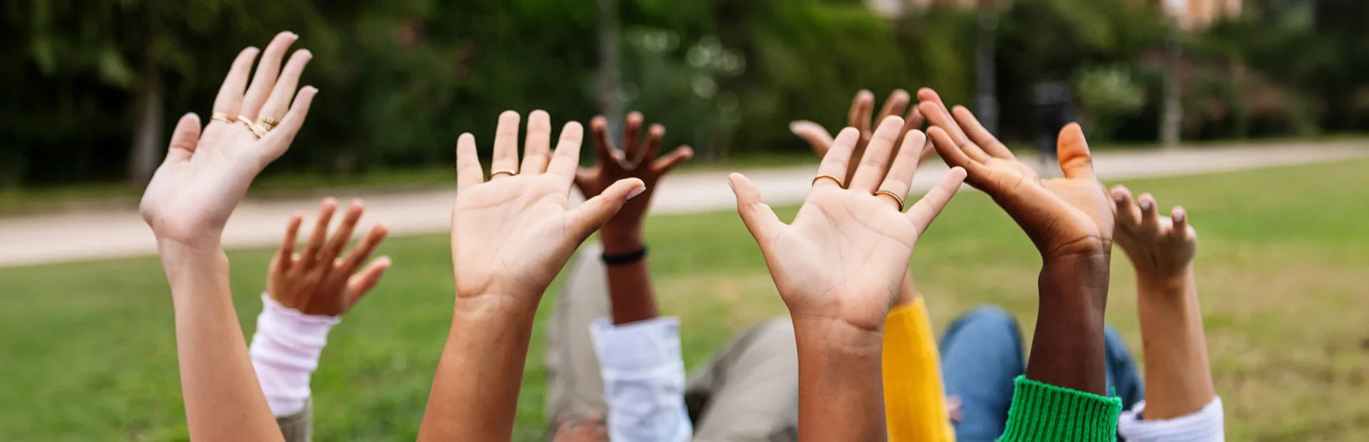 การเคารพสิทธิมนุษยชนและการปฏิบัติต่อแรงงาน