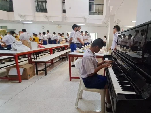 โครงการ เลี้ยงอาหารกลางวันเด็กผู้พิการทางสายตา