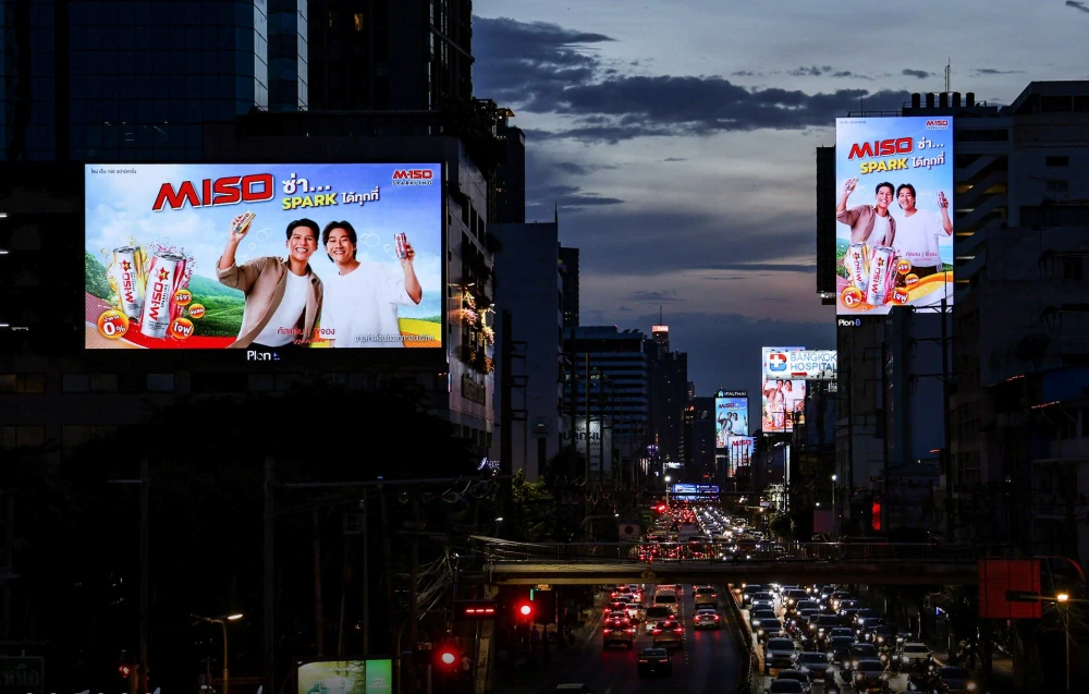 PLANB TV Synchronization