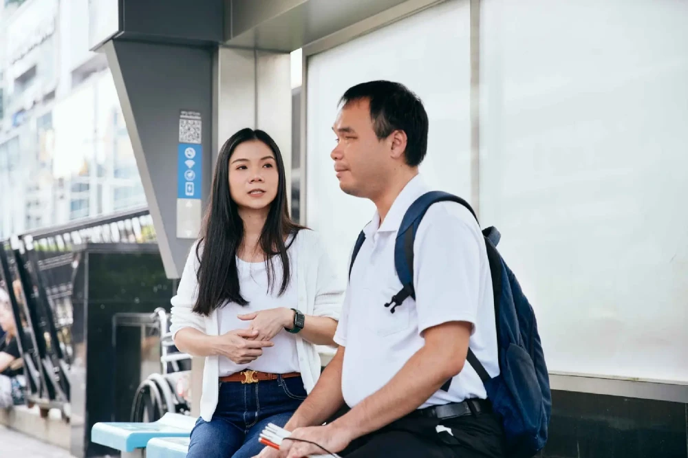TALKABLE BUS SHELTER Project